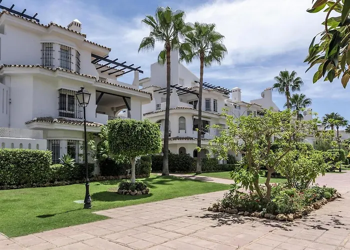 Lnm16- Comfortable Next To Puerto Banus *