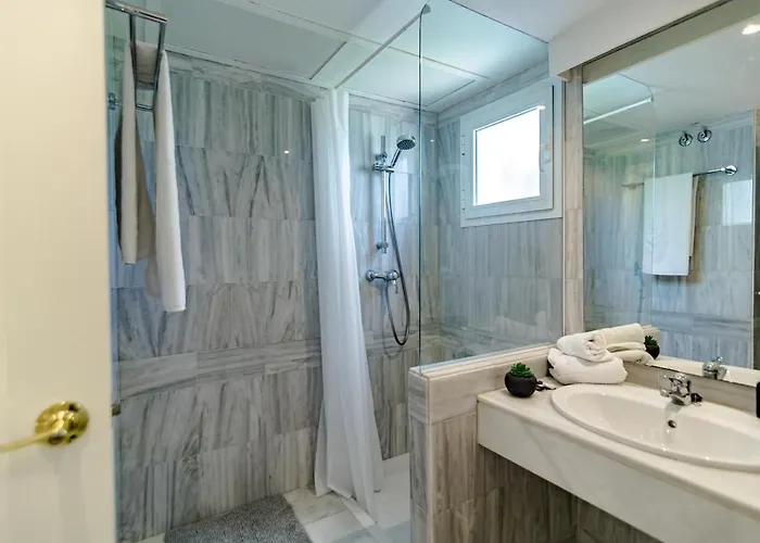 Lnm16- Comfortable Next To Puerto Banus